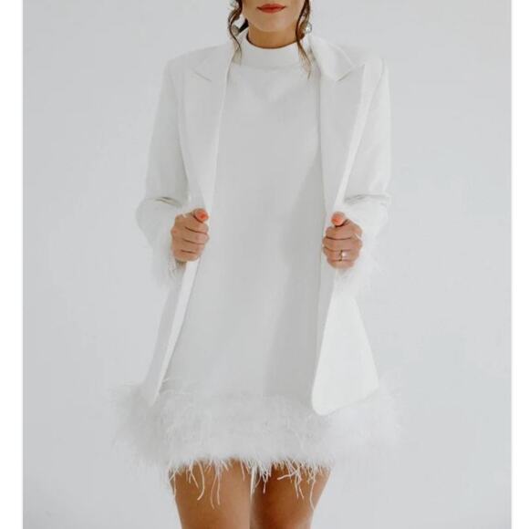 AMAZING MAE Feather Cuff Blazer - Picture 6 of 9